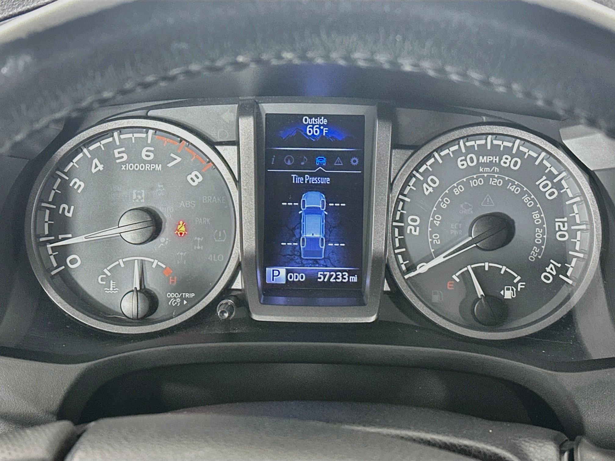 Used 2017 Toyota Tacoma TRD Sport w/ Tow Package (A/T) AWD/4WD image 19