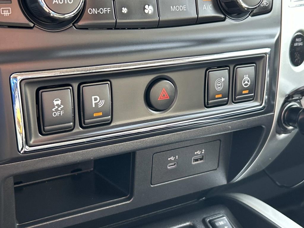Used 2020 Nissan Titan SL image 33