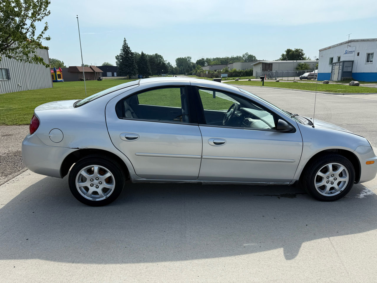 Used 2005 Dodge Neon SXT image 10