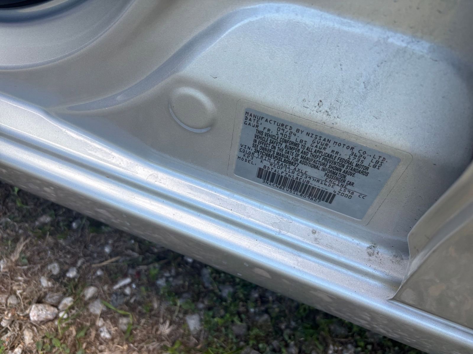 Used 2025 Nissan Versa SV FWD image 30