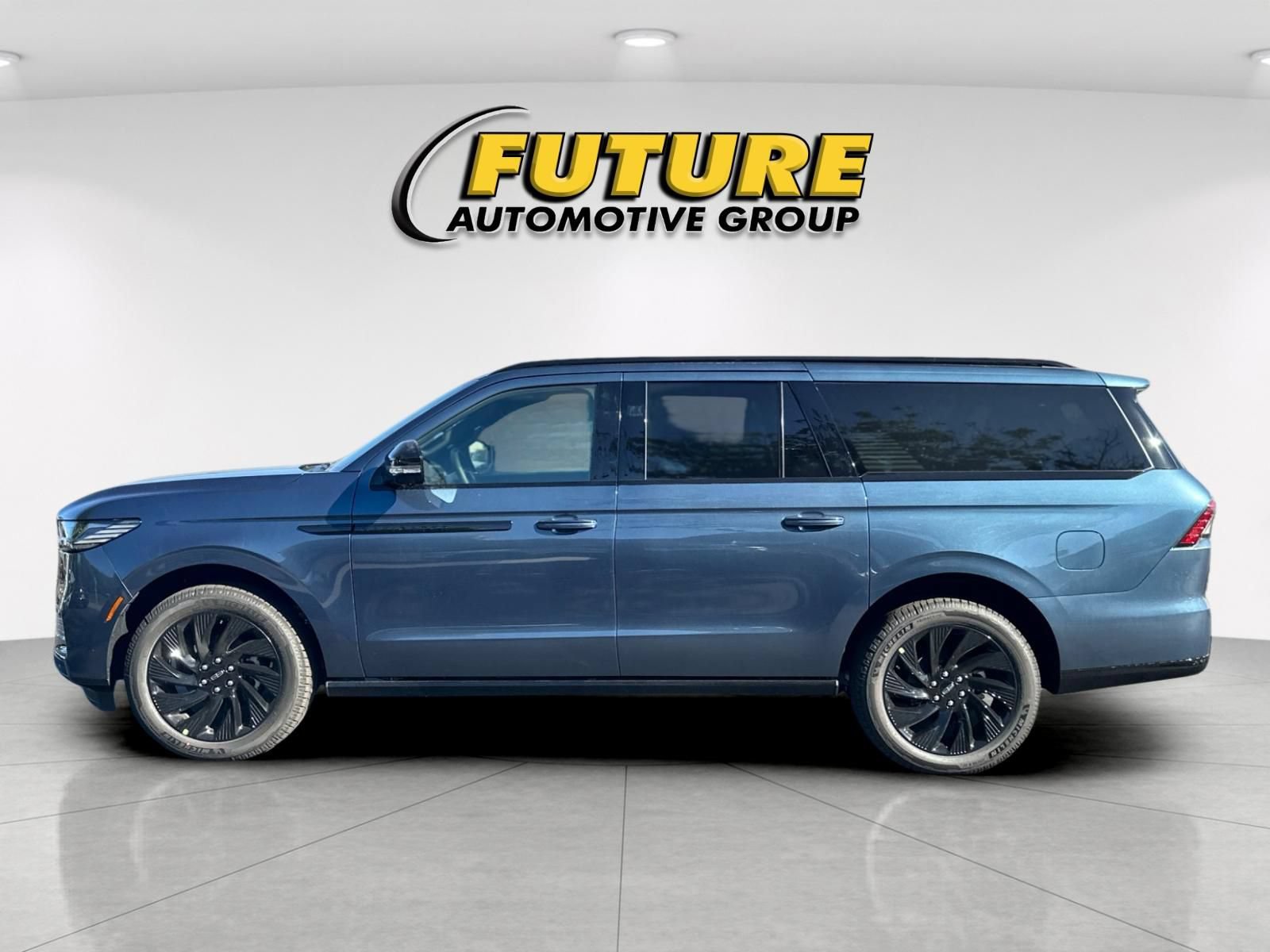 New 2027 Lincoln Navigator L Reserve w/ Jet Appearance Package AWD/4WD image 6
