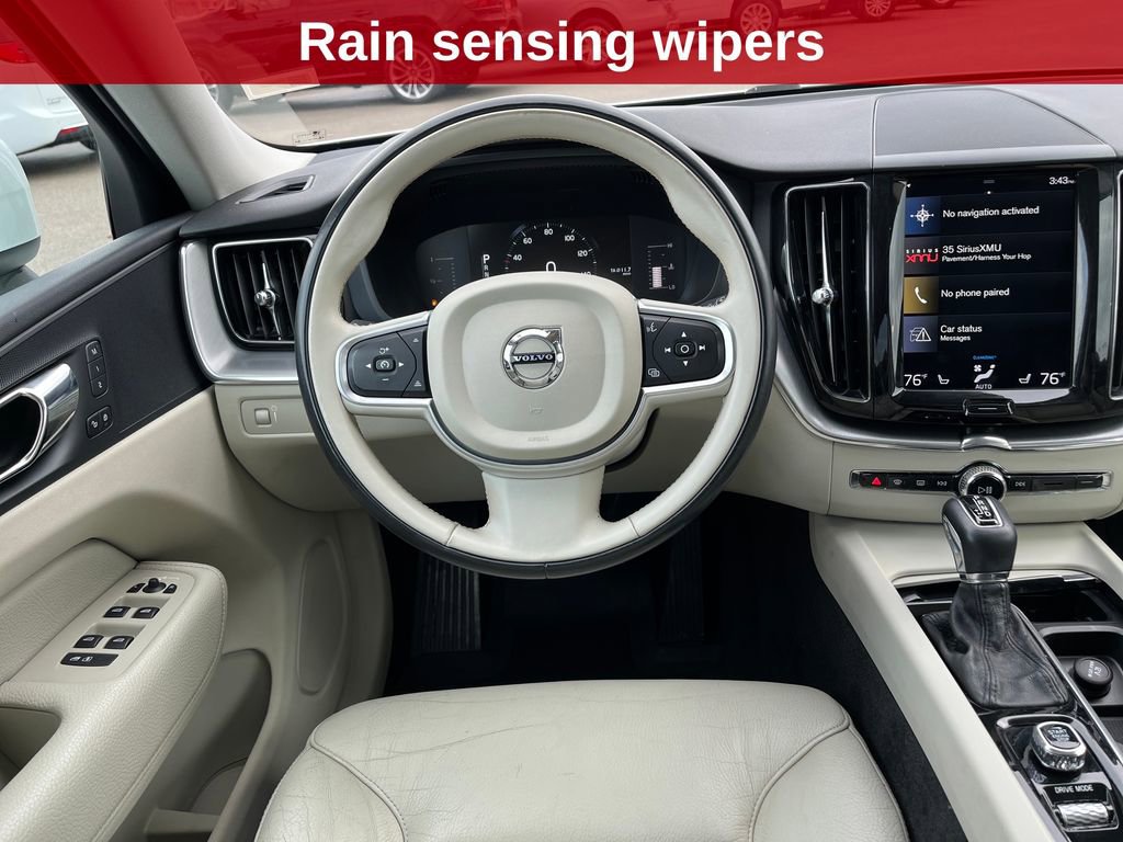 Used 2019 Volvo XC60 T5 Momentum w/ Premium Package image 18