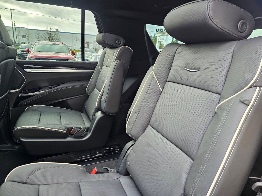 New 2026 Cadillac Escalade Luxury image 11