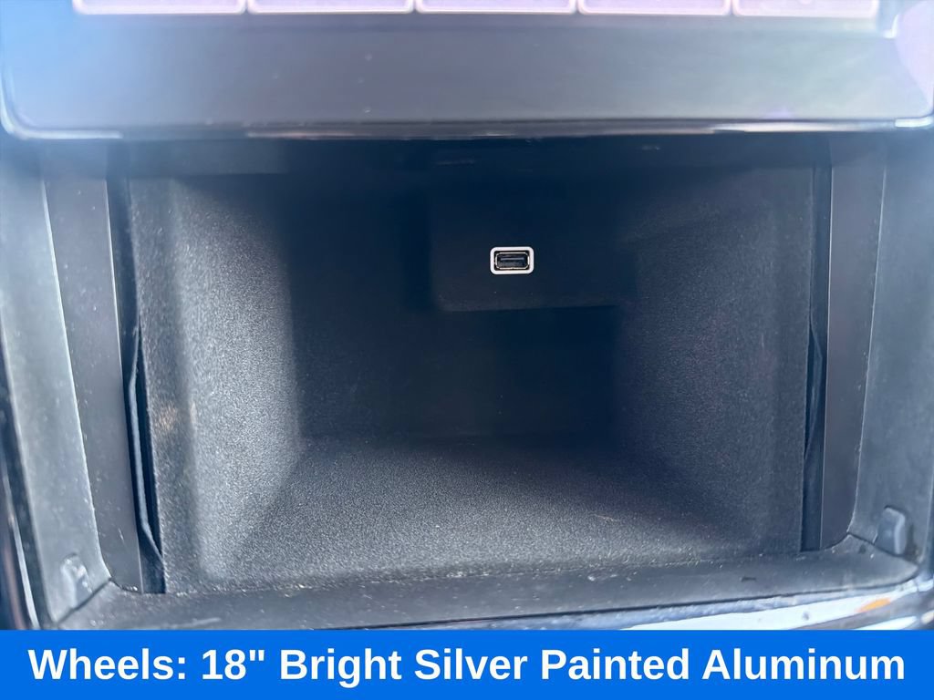 Used 2019 Chevrolet Traverse LT AWD/4WD image 16