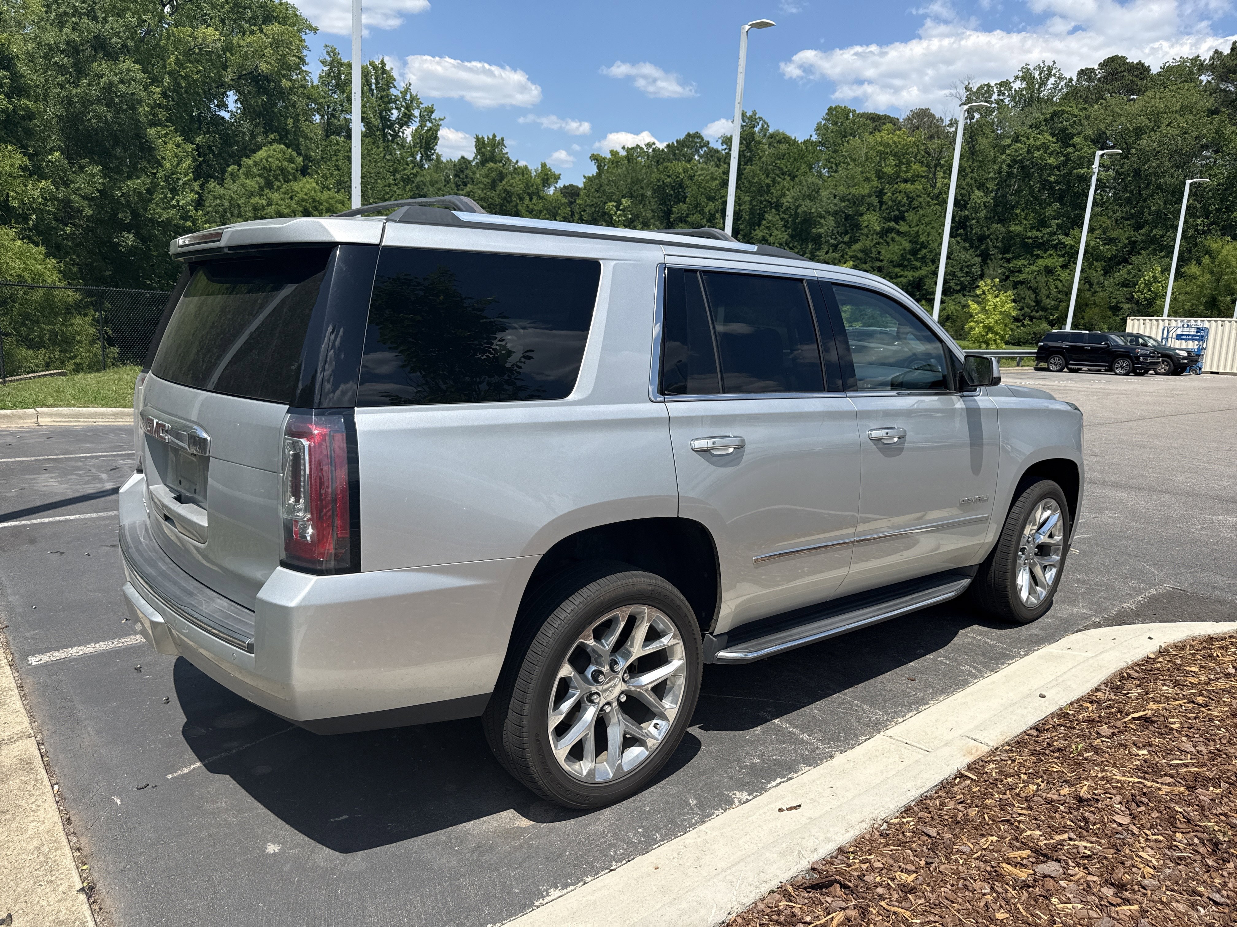 Used 2017 GMC Yukon Denali w/ Open Road Package AWD/4WD image 6