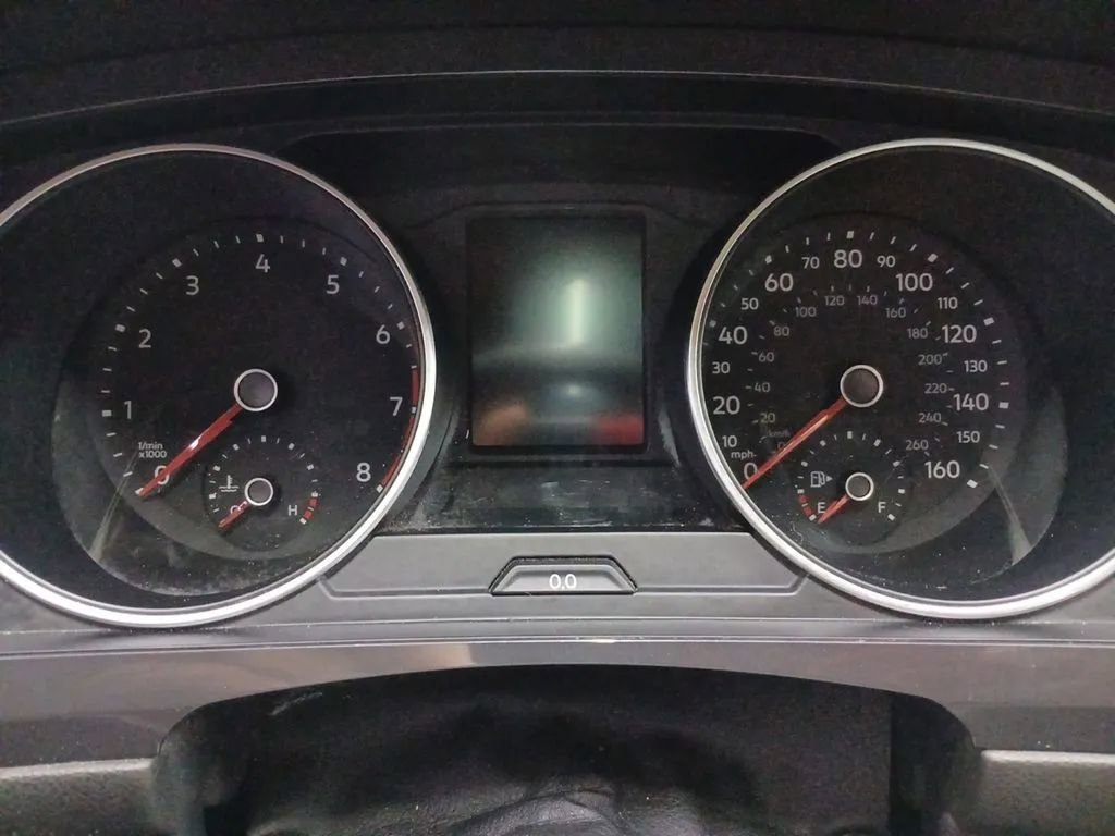 Used 2020 Volkswagen Tiguan SE w/ Panoramic Sunroof Package FWD image 16