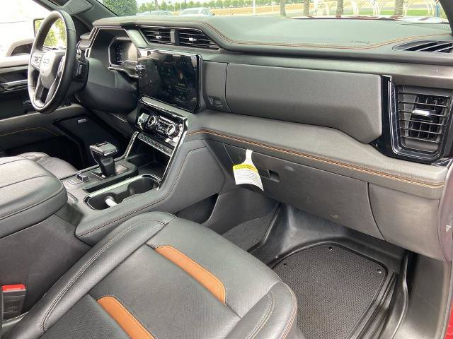Used 2025 GMC Sierra 1500 AT4 w/ Technology Package AWD/4WD image 24