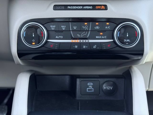 Used 2022 Ford Escape Titanium AWD/4WD image 36