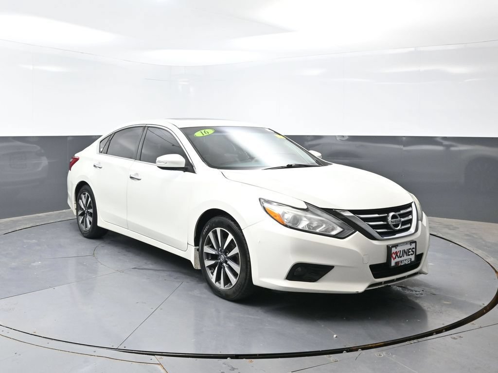 Used 2016 Nissan Altima 2.5 SL w/ 2.5 Technology Package FWD image 5