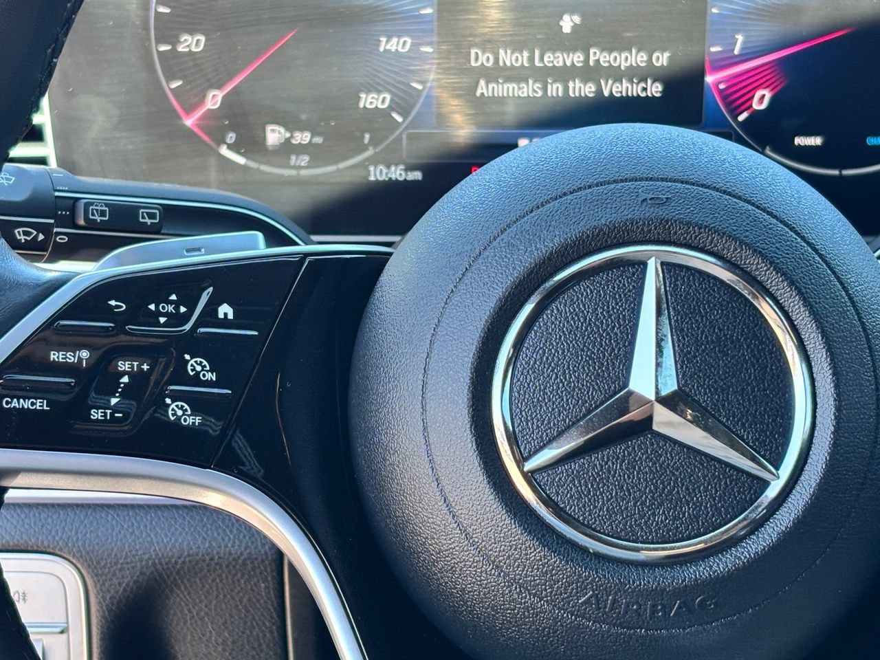 Used 2025 Mercedes-Benz GLE 350 4MATIC w/ AMG Line Exterior image 19