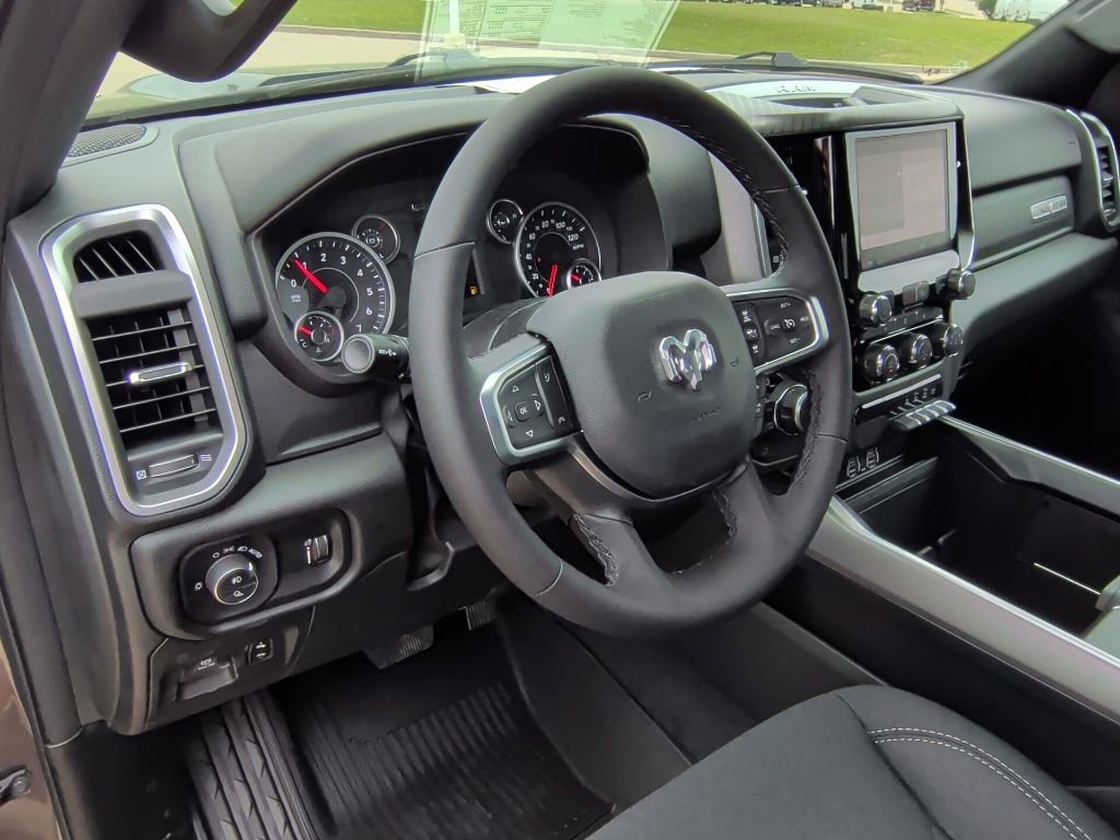 New 2026 RAM 1500 4x4 Crew Cab image 14