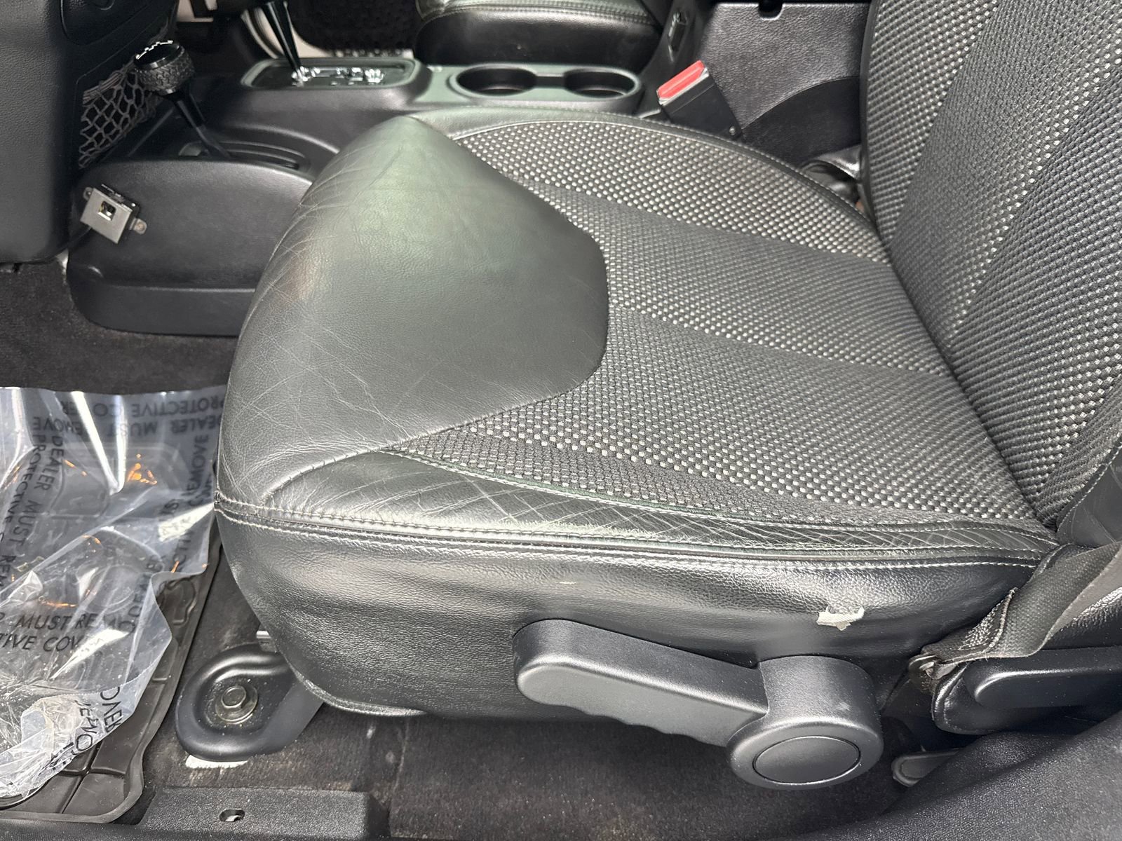 Used 2016 Jeep Wrangler Unlimited Sahara image 32