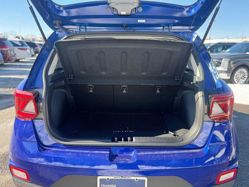 New 2025 Hyundai Venue Limited image 7