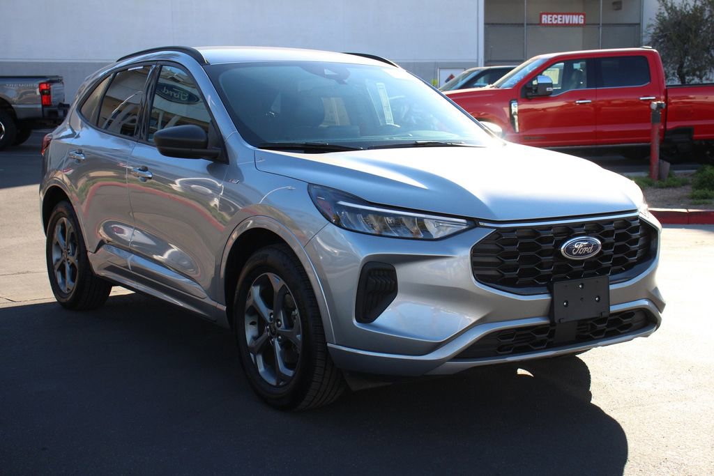 Certified 2023 Ford Escape ST-Line AWD/4WD image 11