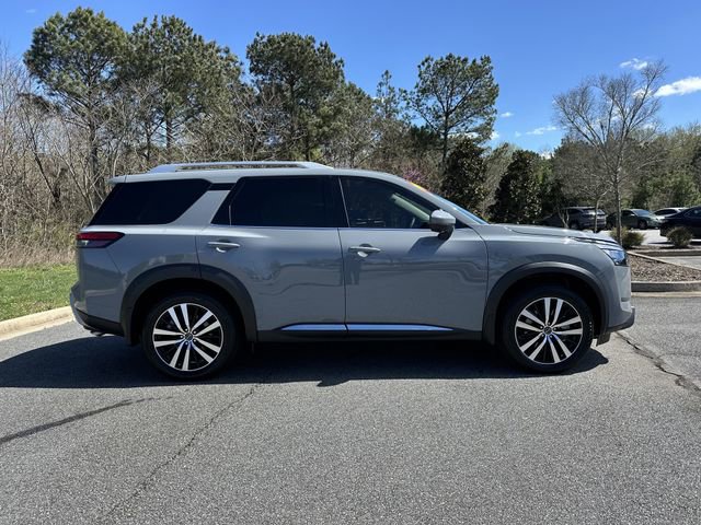 Certified 2025 Nissan Pathfinder Platinum w/ Lighting Package (N92) image 9