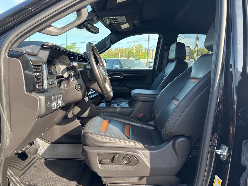 Used 2024 GMC Sierra 1500 AT4 w/ Technology Package AWD/4WD image 19
