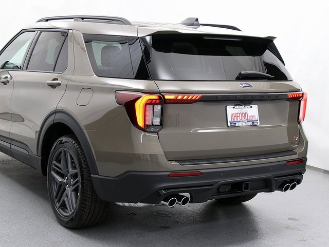 New 2026 Ford Explorer ST w/ Sun And Sound Package image 7