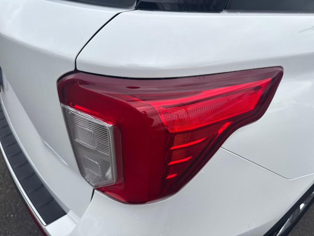 Used 2023 Ford Explorer Limited w/ Limited Technology Package image 42
