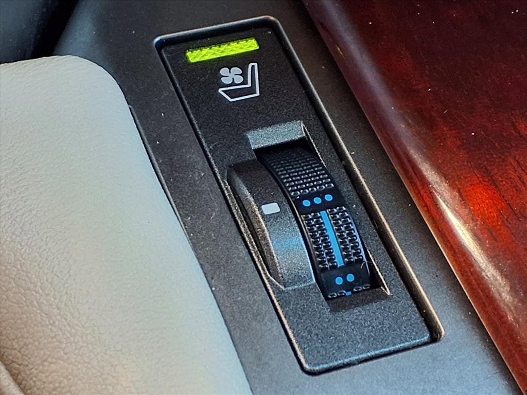 Used 2013 Lexus GX 460 image 24