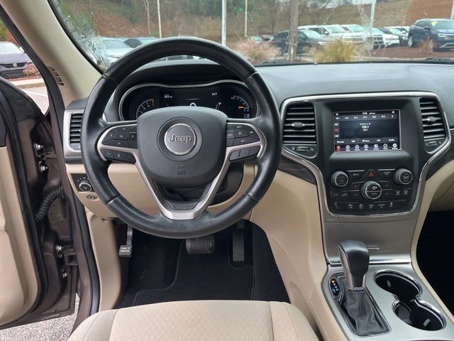 Used 2021 Jeep Grand Cherokee Laredo image 17