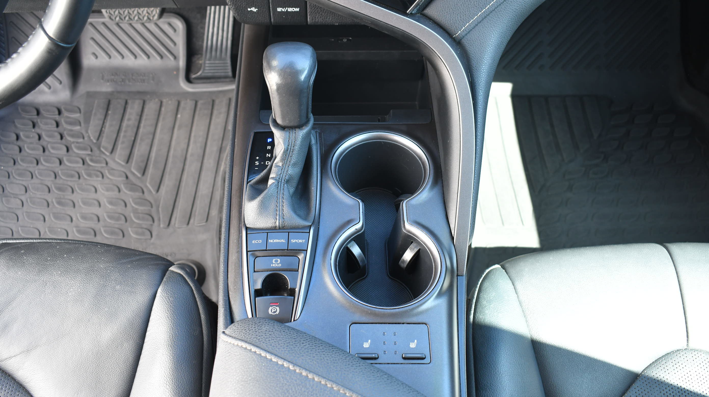 Used 2022 Toyota Camry XSE FWD image 18