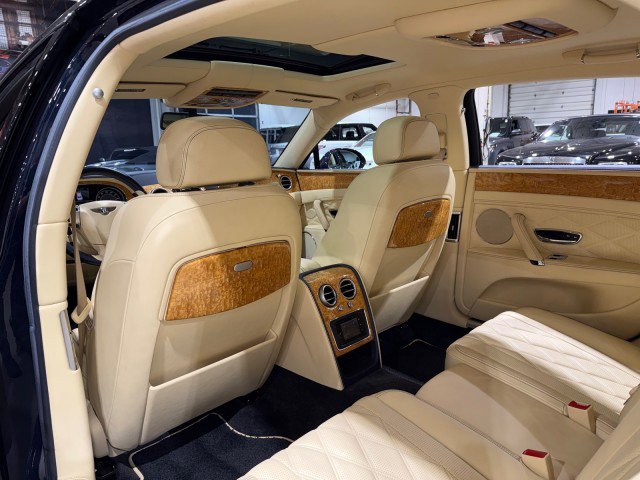 Used 2015 Bentley Flying Spur W12 image 59