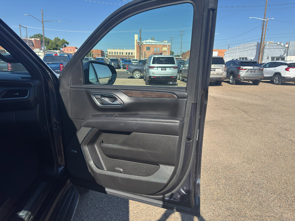 Used 2024 Chevrolet Tahoe LT w/ Luxury Package image 14