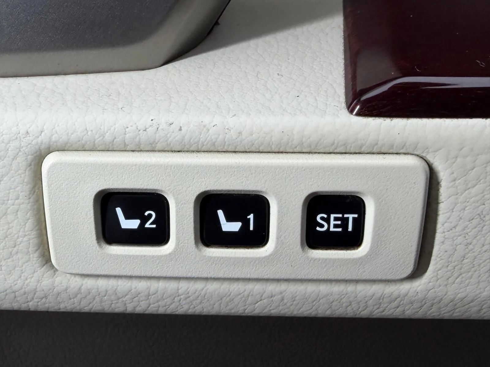 Used 2015 Lexus GX 460 w/ Premium Package AWD/4WD image 29
