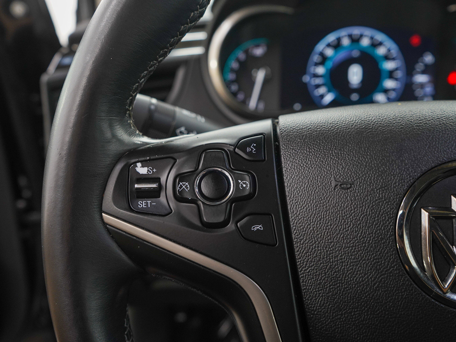 Used 2014 Buick LaCrosse Leather FWD image 24