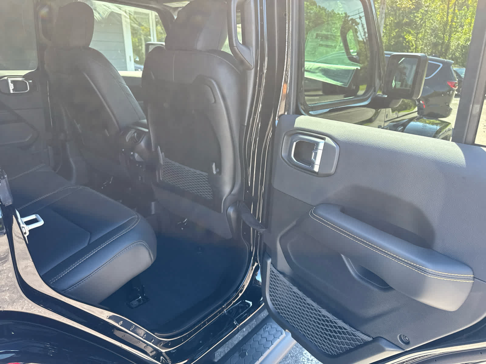 New 2027 Jeep Wrangler Unlimited Sahara AWD/4WD image 10