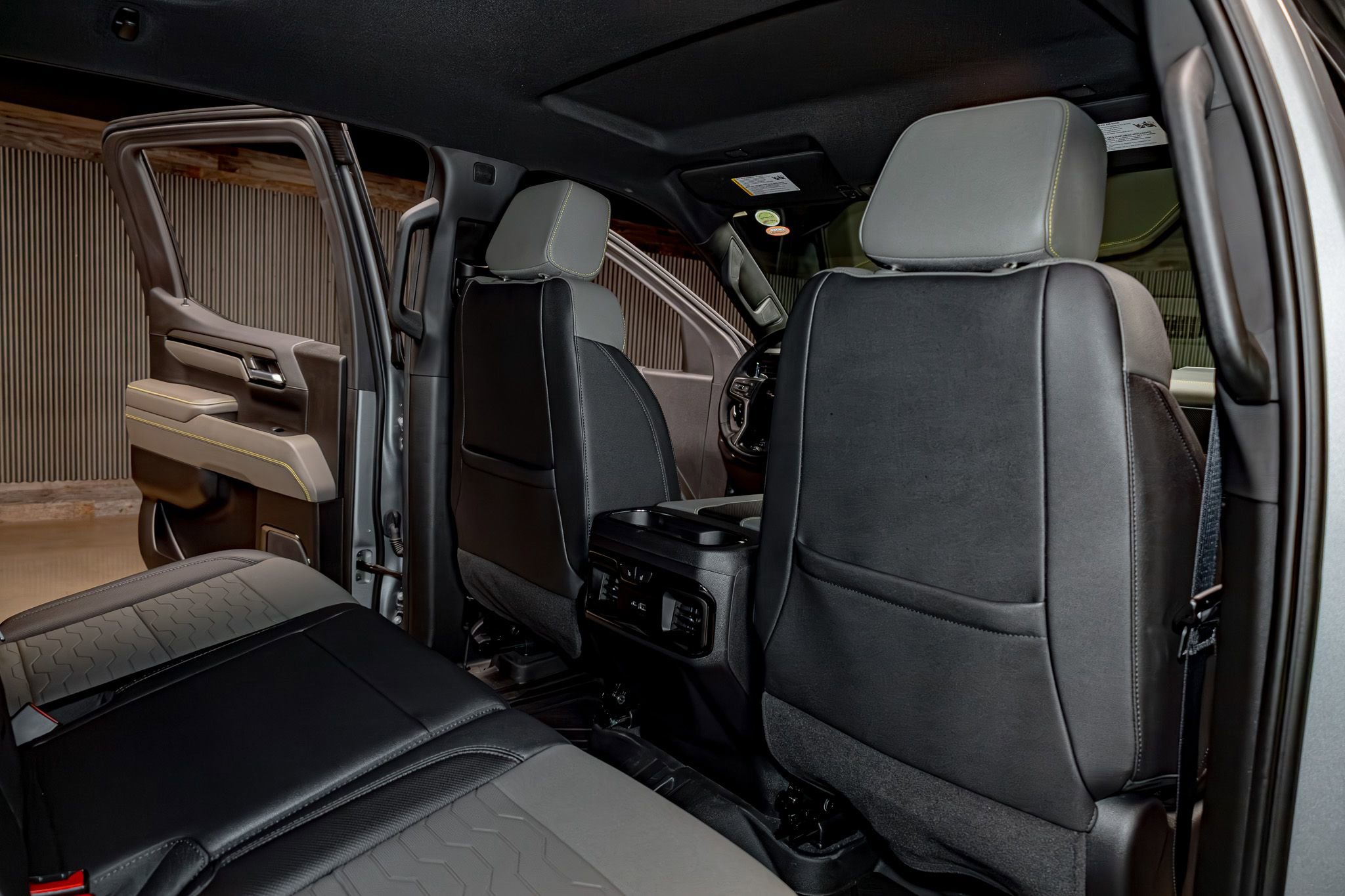 Used 2024 Chevrolet Silverado 1500 ZR2 w/ Technology Package image 29