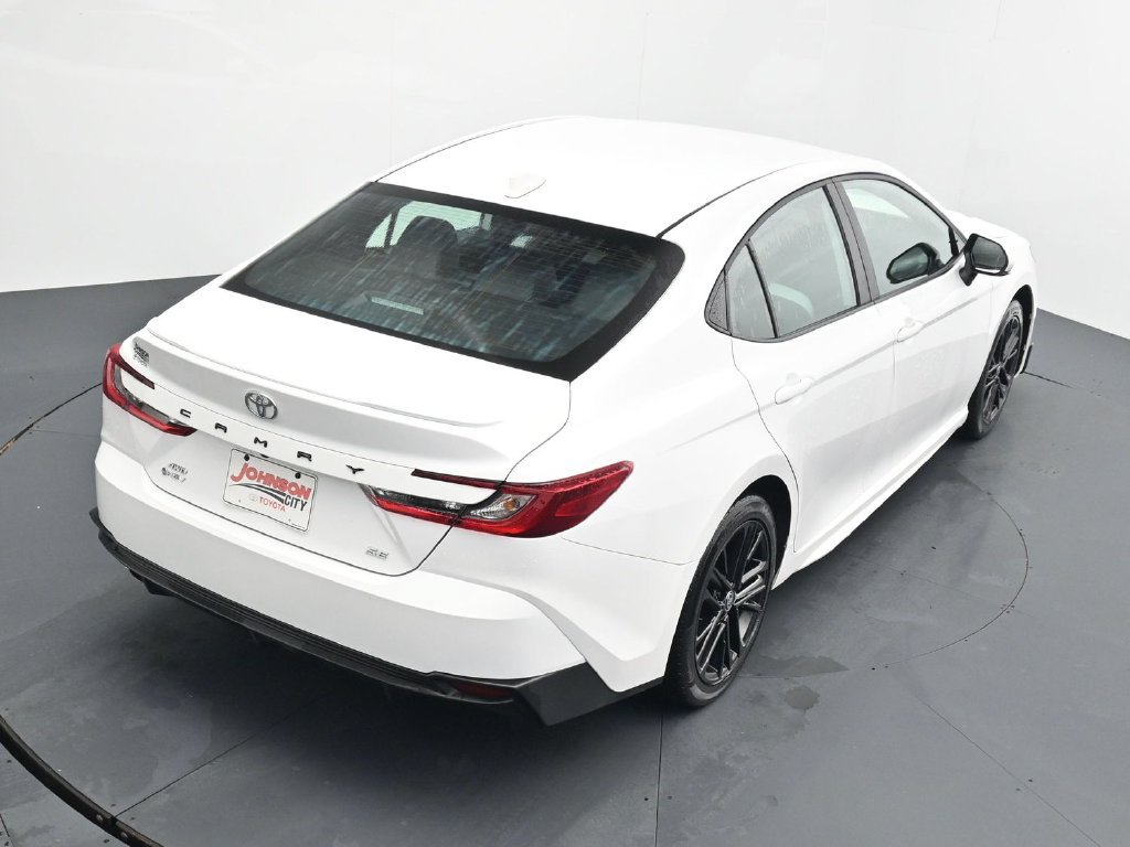 Used 2025 Toyota Camry SE AWD/4WD image 29