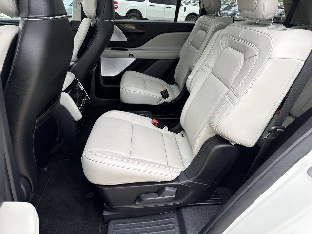 Used 2025 Lincoln Aviator Reserve w/ Equipment Group 201A AWD/4WD image 15