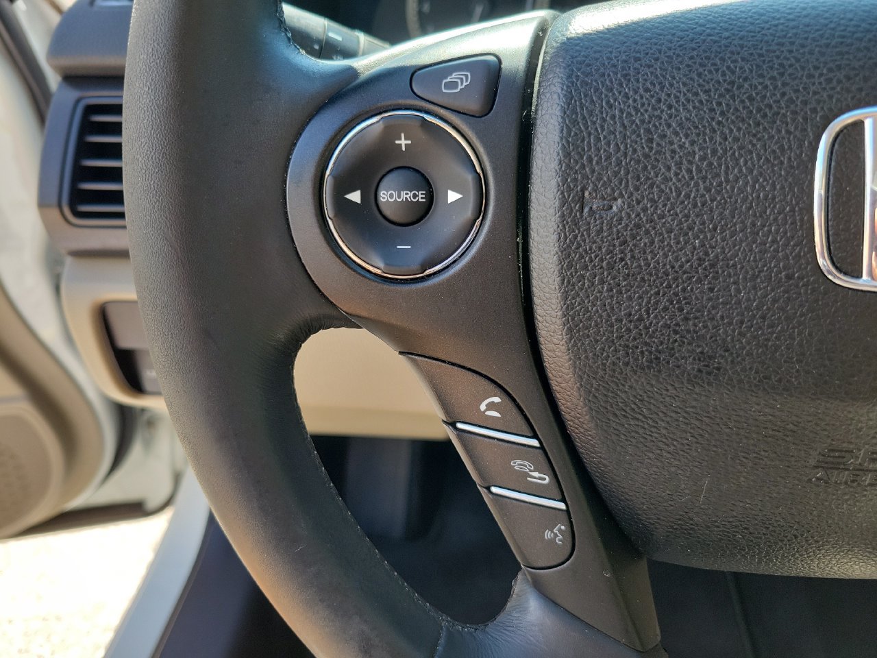 Used 2015 Honda Accord EX-L image 18