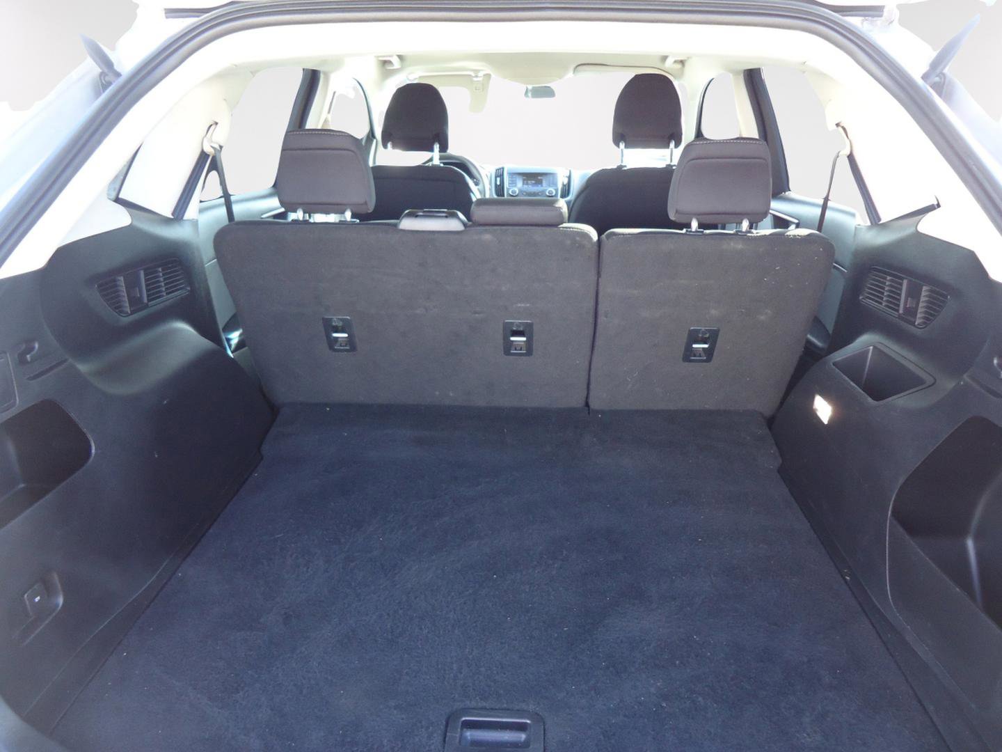 Used 2018 Ford Edge SE image 27