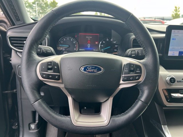 Used 2022 Ford Explorer XLT w/ Equipment Group 202A AWD/4WD image 13
