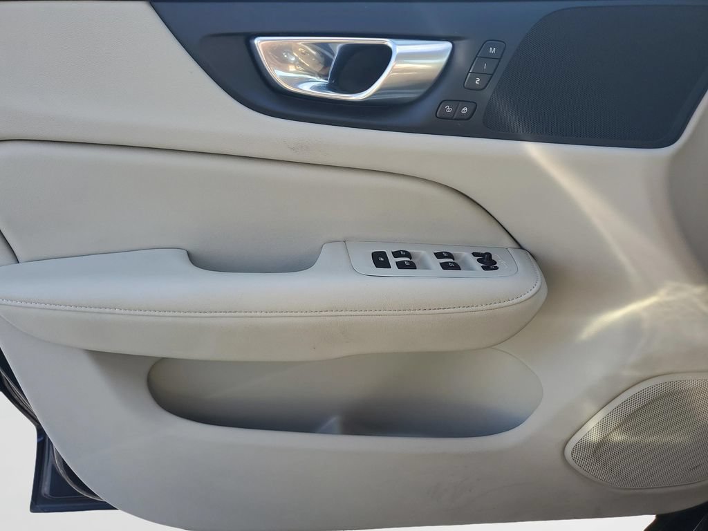 Used 2024 Volvo S60 B5 Core FWD image 25