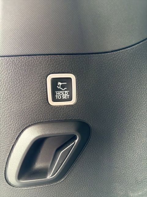 Used 2025 Jeep Wagoneer 4WD image 23