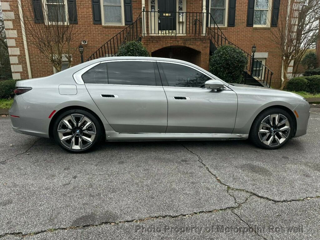 Used 2023 BMW i7 xDrive60 w/ Executive Package 2 AWD/4WD image 8