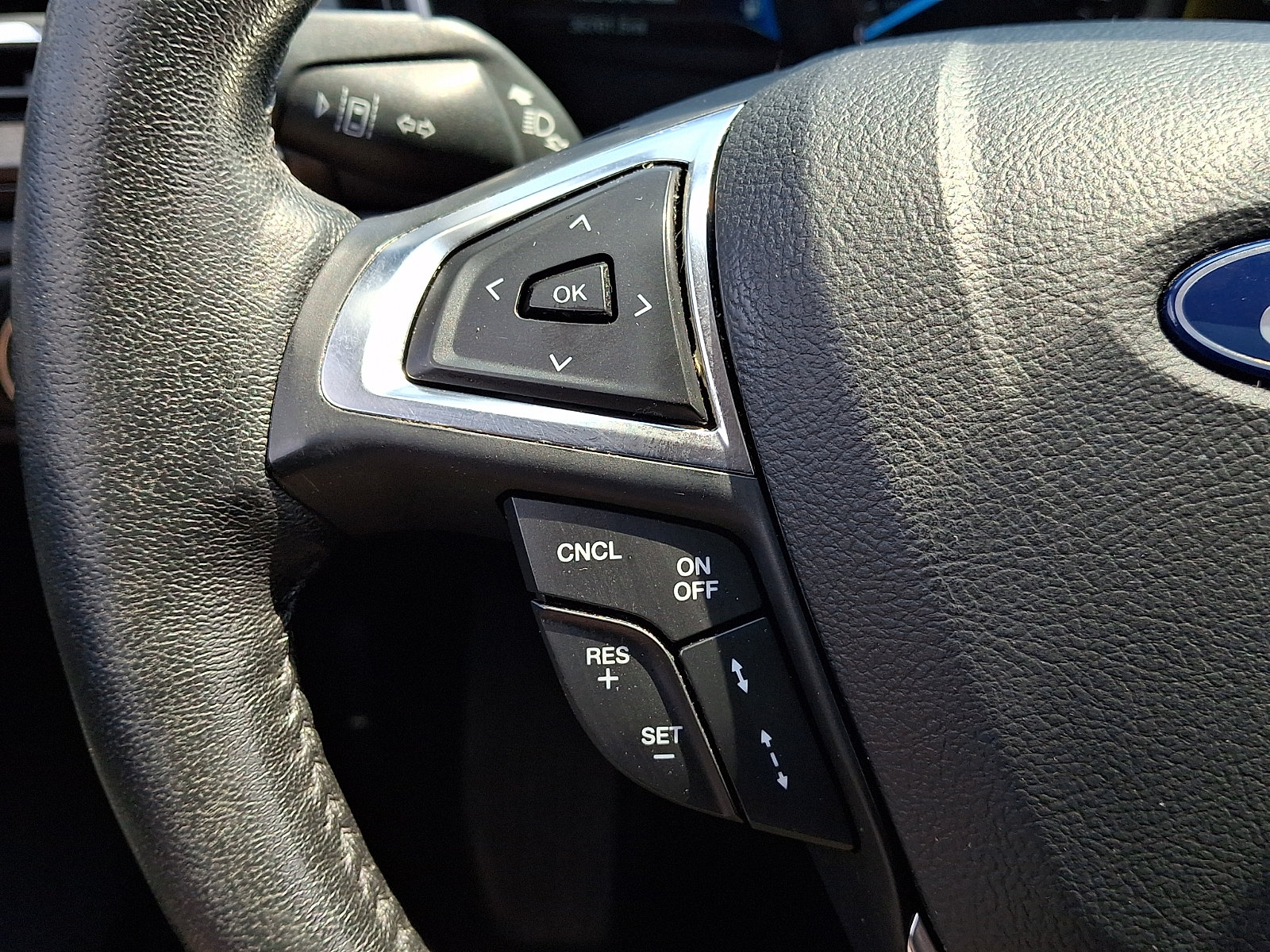 Used 2019 Ford Fusion Energi Titanium FWD image 29