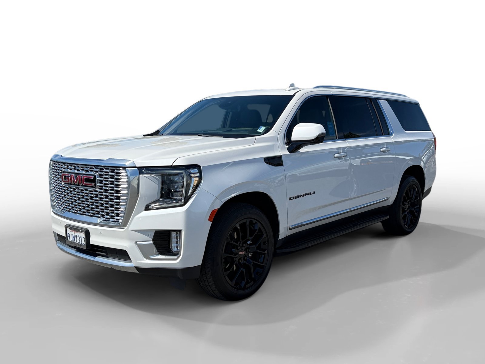Used 2023 GMC Yukon XL Denali w/ LPO, Floor Liner Package AWD/4WD image 1