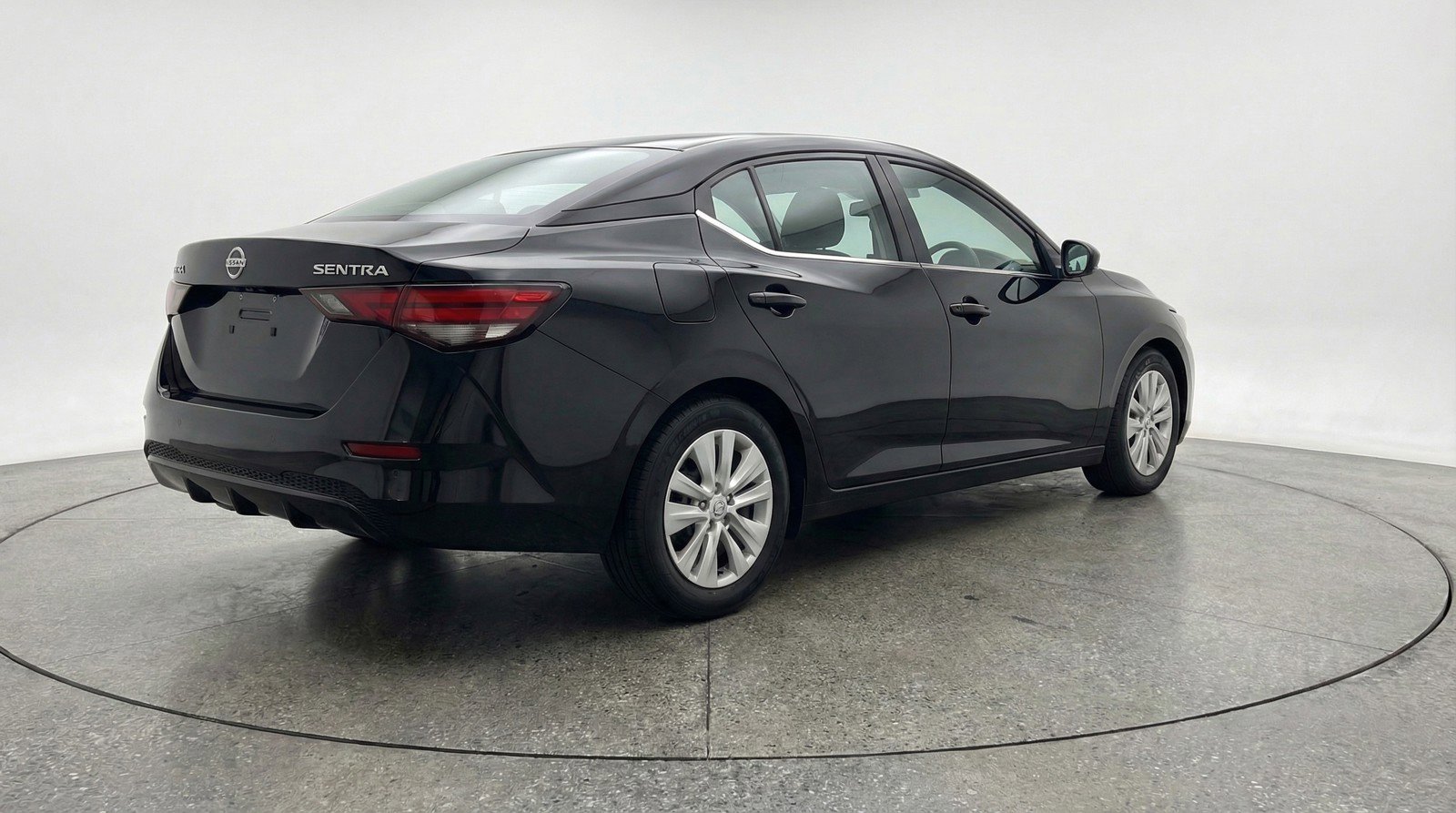 Used 2025 Nissan Sentra S FWD image 9