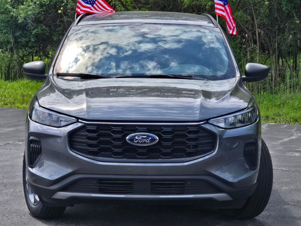 Used 2025 Ford Escape ST-Line AWD/4WD image 4