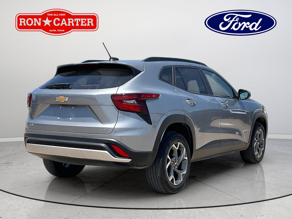 Used 2025 Chevrolet Trax LT FWD image 6