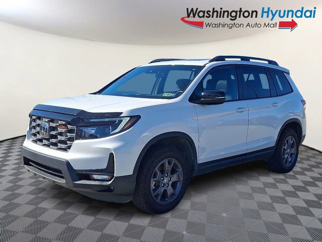 Used 2024 Honda Passport TrailSport image 3
