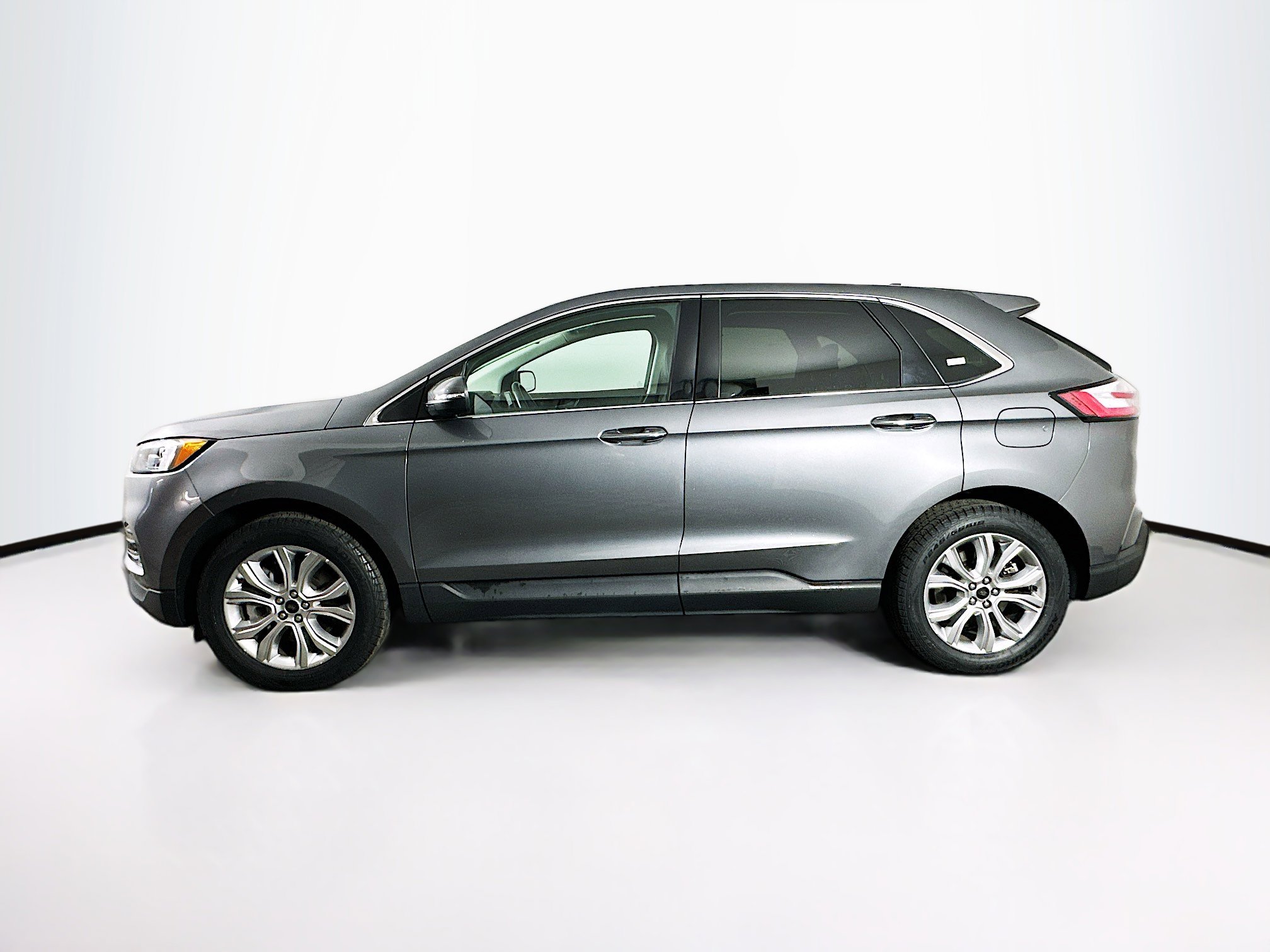 Used 2024 Ford Edge Titanium image 4