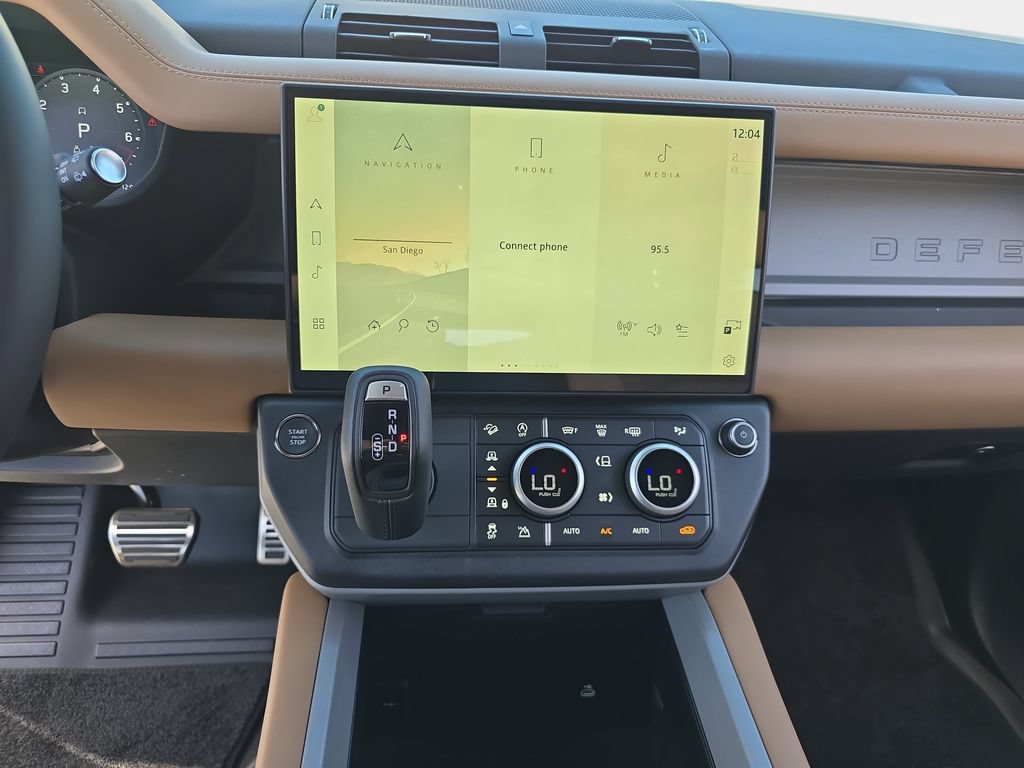 New 2026 Land Rover Defender 130 V8 AWD/4WD image 22