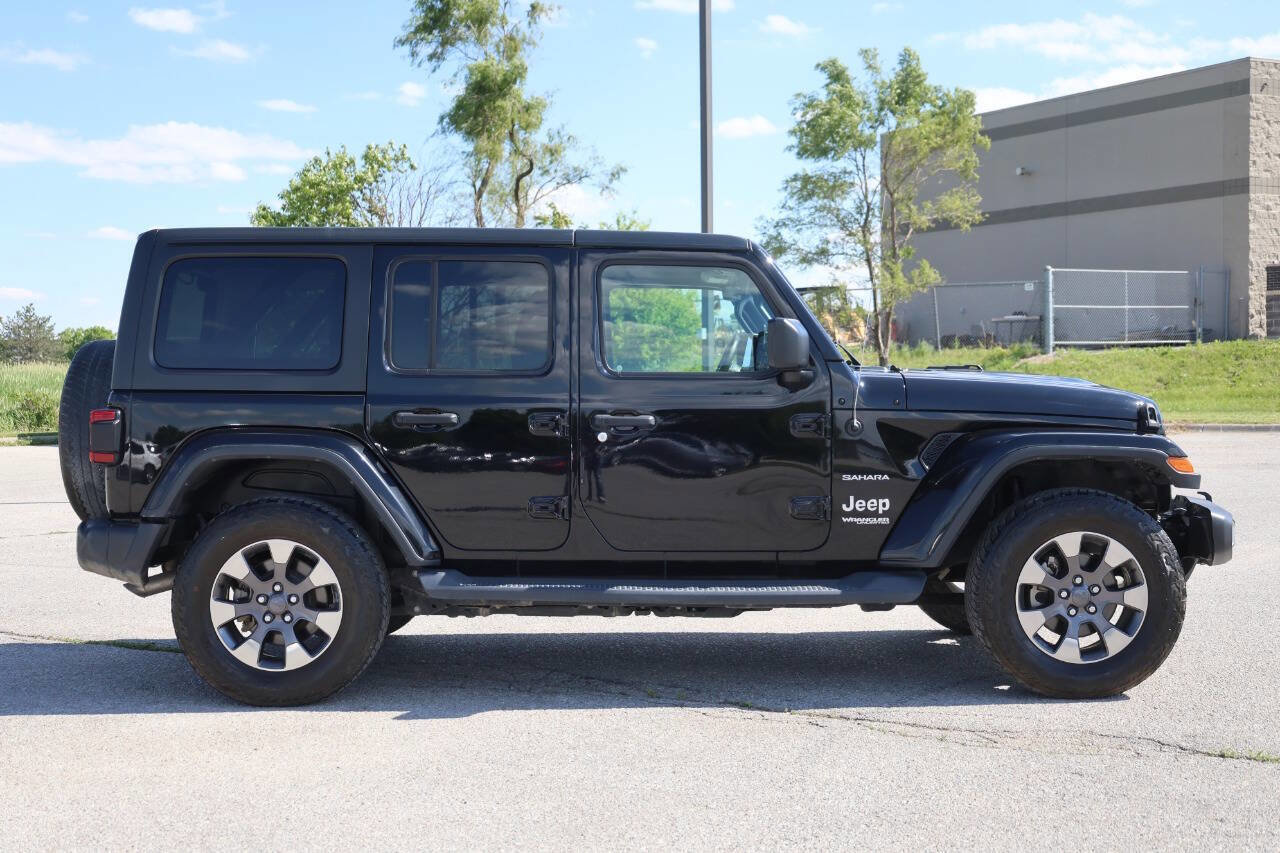 Used 2018 Jeep Wrangler Unlimited Sahara image 7