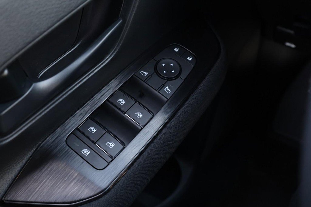 New 2026 Nissan Kicks S image 18