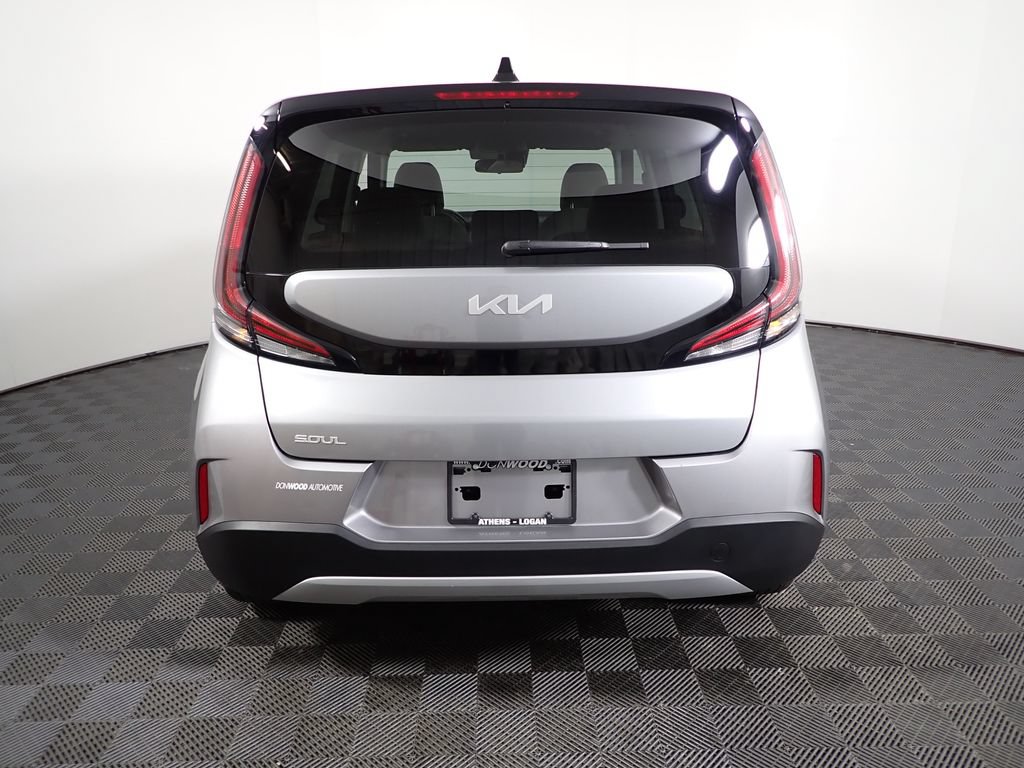 Used 2025 Kia Soul LX w/ LX Technology Package FWD image 15